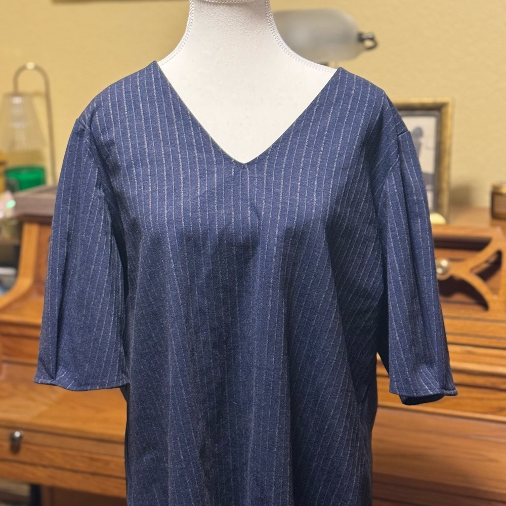Ann Taylor Navy Textured Top